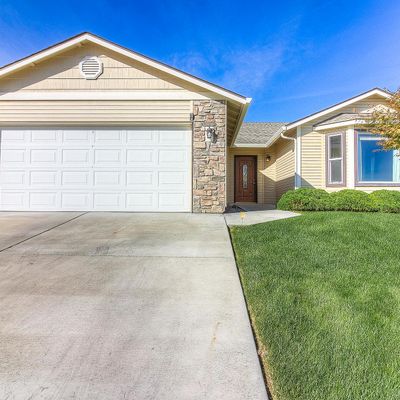 1112 Crestview Dr, Selah, WA 98942