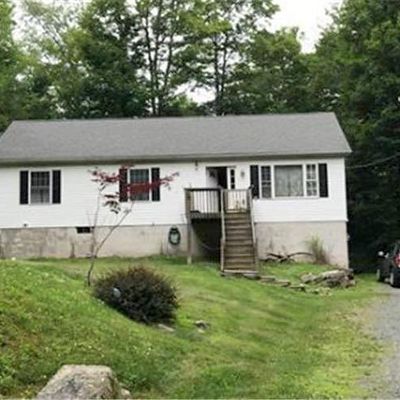 112 Maple Cir, Greentown, PA 18426