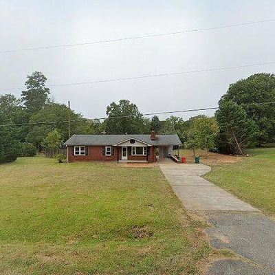 112 Snyder Rd, Greenwood, SC 29646