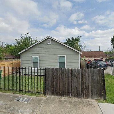 1121 Panama St, Houston, TX 77009