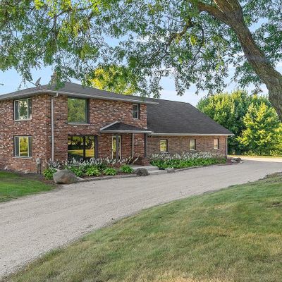 11211 N Swan Rd, Mequon, WI 53097