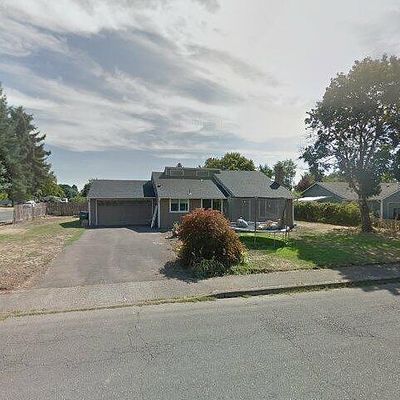 1123 E St, Independence, OR 97351