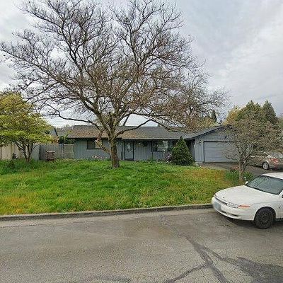 1033 Omaha Dr, Grants Pass, OR 97527