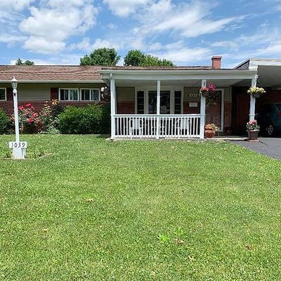 1039 W Union St, Whitehall, PA 18052