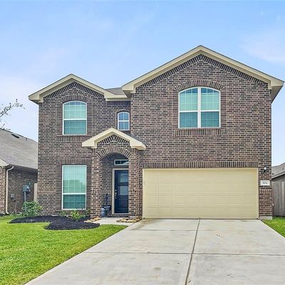 104 Kelly St, Angleton, TX 77515