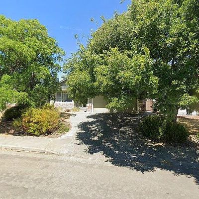 104 Wallace Ln, Cloverdale, CA 95425