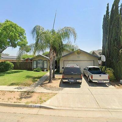 1040 Celaya St, Orange Cove, CA 93646