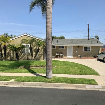 10402 Ponder St, Cypress, CA 90630