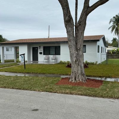 1041 Ne 179 Th St, North Miami Beach, FL 33162