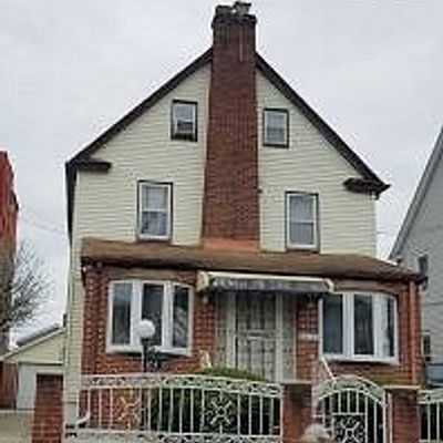 10420 196 Th St, Saint Albans, NY 11412