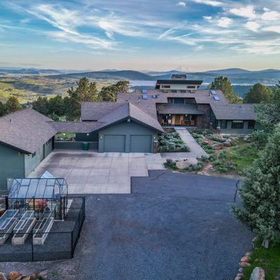 1047 Apogee Way, Klamath Falls, OR 97601