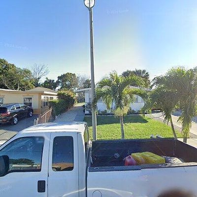 1055 W 26 Th St, Riviera Beach, FL 33404