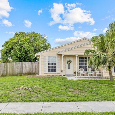 10552 Bobbie Ln, Royal Palm Beach, FL 33411