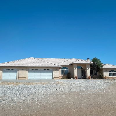 10575 Tumbleweed Rd, Phelan, CA 92371