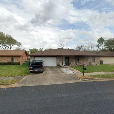 106 Byron Ln, Victoria, TX 77901