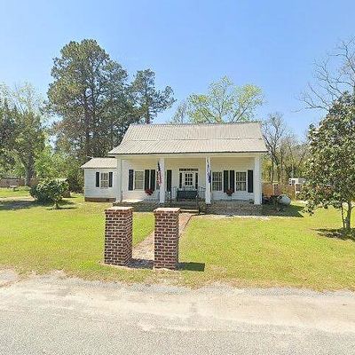 106 Church St, Reevesville, SC 29471