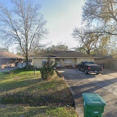 106 E Spreading Oak Dr, Houston, TX 77076