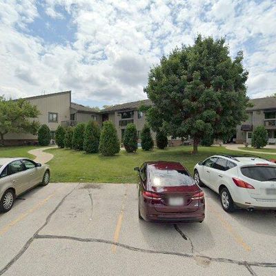 1061 Regent Rd #614, Oconomowoc, WI 53066