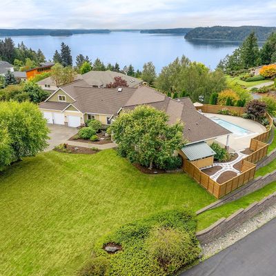 1062 Paha View Dr, Fox Island, WA 98333