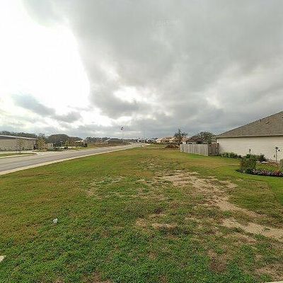 1064 Chachalaca Ct, Seguin, TX 78155