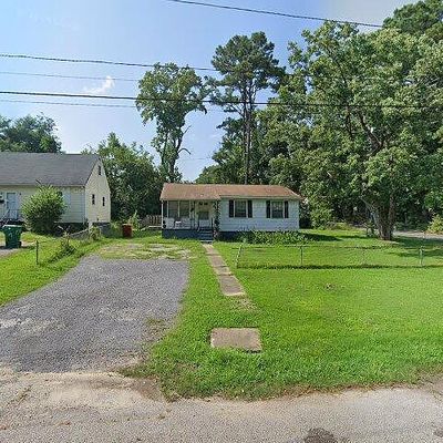 1069 Old Wythe St, Petersburg, VA 23803