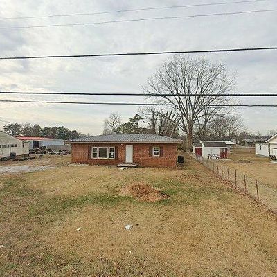 107 10th Ave S, Decherd, TN 37324