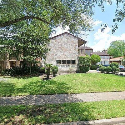 10711 Villa Lea Ln, Houston, TX 77071