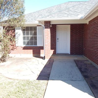 10718 Hillside Dr, Montgomery, TX 77356