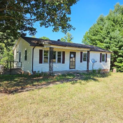 1074 Golden Leaf Rd, Nathalie, VA 24577