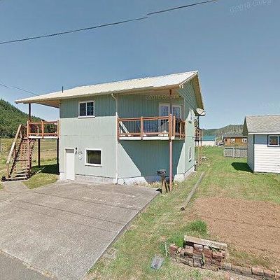 1075 Laurel Ave, Reedsport, OR 97467