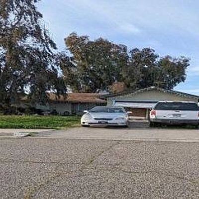 1184 Sansome St, Hanford, CA 93230