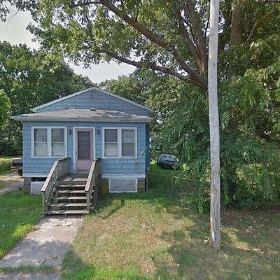 12 Holyoke Ave, Warwick, RI 02889