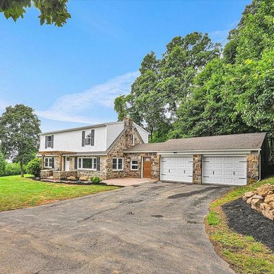 12 Maple Lane, Oley, PA 19547