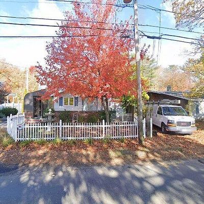 12 Pike St, Salisbury, MA 01952