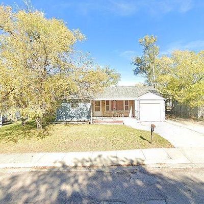 120 Bonnie Brae Ave, Newcastle, WY 82701