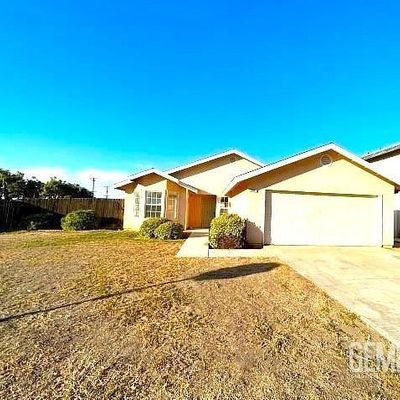 1201 5 Th Ave, Delano, CA 93215