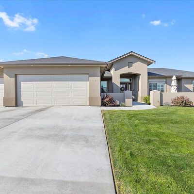 1203 Heritage Hills Dr, Selah, WA 98942