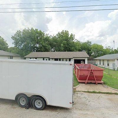 1207 E Spring St, Henrietta, TX 76365