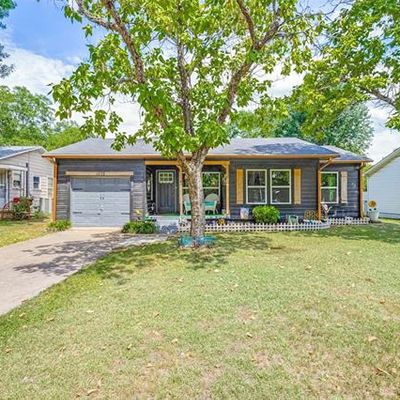 1208 Pecan St, Bonham, TX 75418