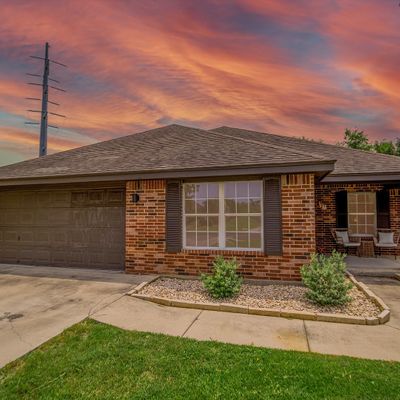 121 Castlewood Dr, Seguin, TX 78155