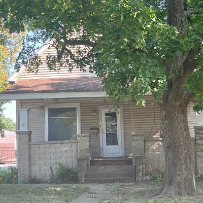 121 E Fortune St, Virden, IL 62690