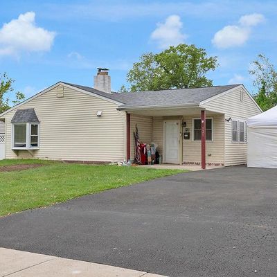 121 Gable Hill Rd, Levittown, PA 19057