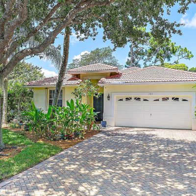 121 Hidden Hollow Dr, Palm Beach Gardens, FL 33418