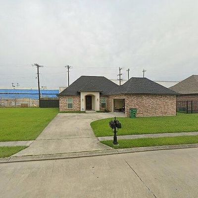 121 Horis Dr, Houma, LA 70364