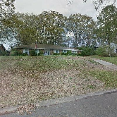 121 N Temple Rd, Natchez, MS 39120