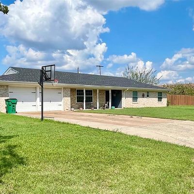 1211 E Boynton St, Hamilton, TX 76531