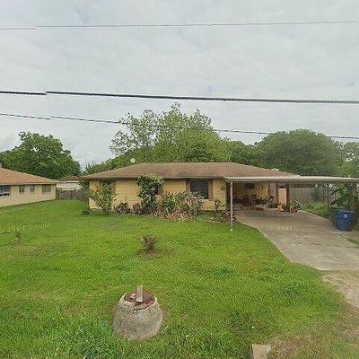 122 Robinson Rd, Freeport, TX 77541