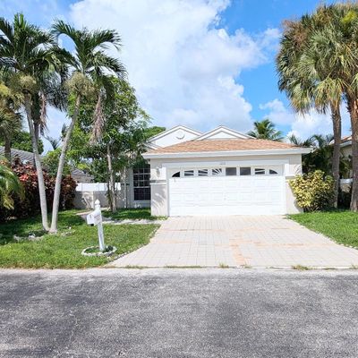 1221 Sussex St, Boynton Beach, FL 33436