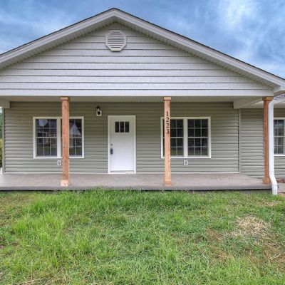 1223 Broad St, Elizabethton, TN 37643