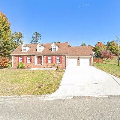 1239 Collins Dr, Pulaski, VA 24301